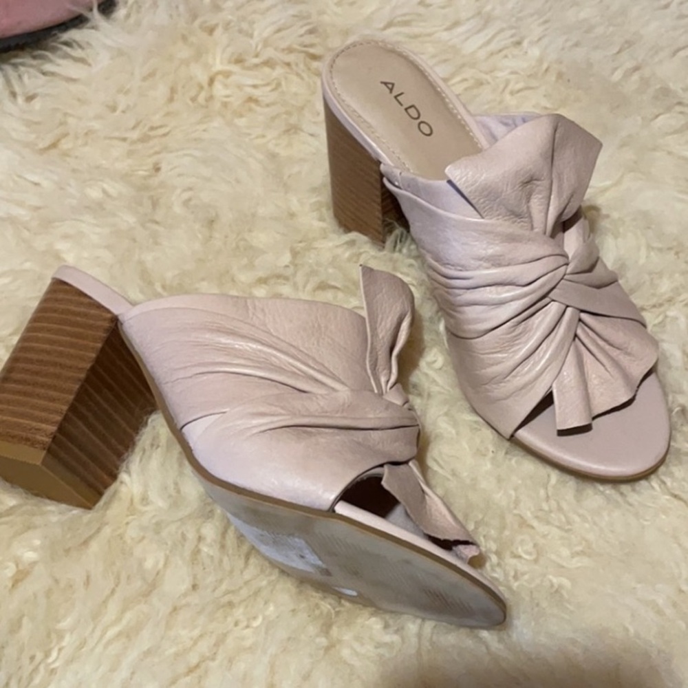 New Aldo pink leather shoes